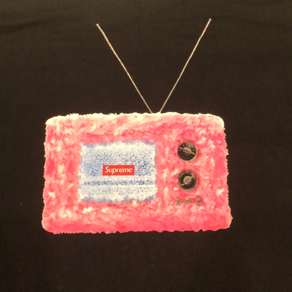 Supreme tv shirt